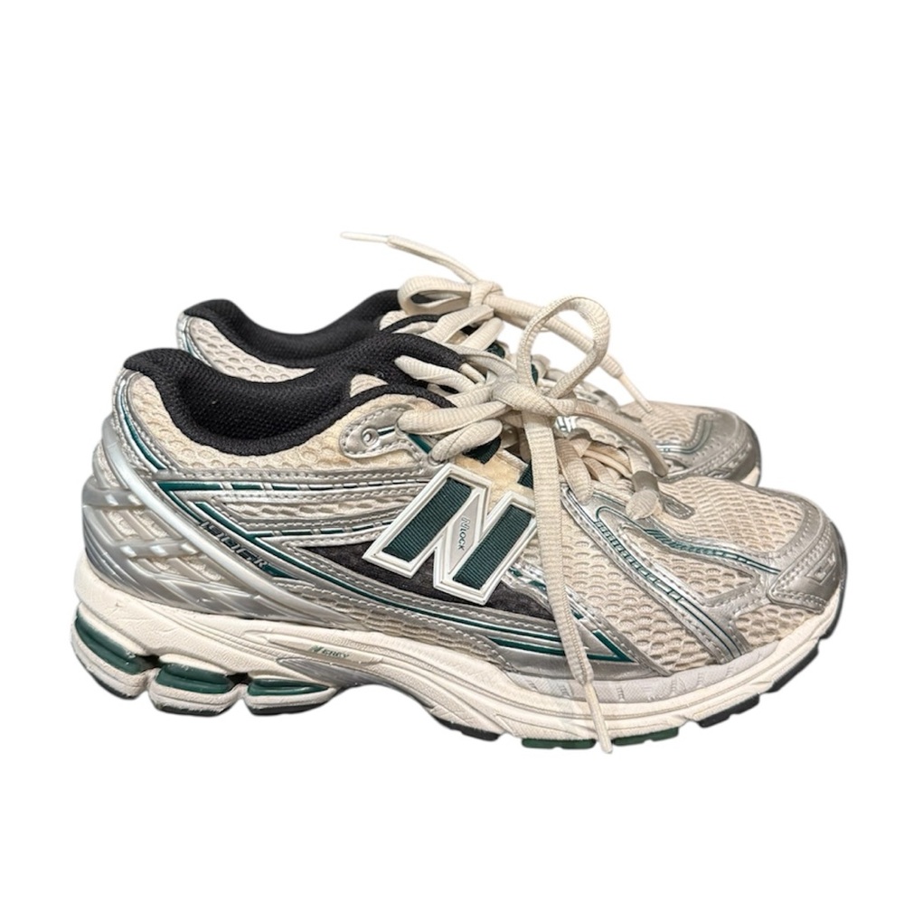 New balance 1906R -Green and Silver